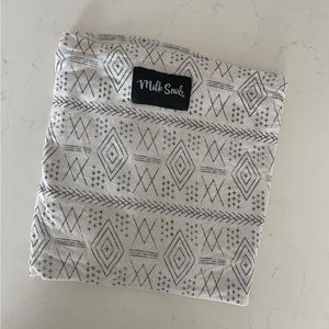 Milk snob car seat cover / nursing cover